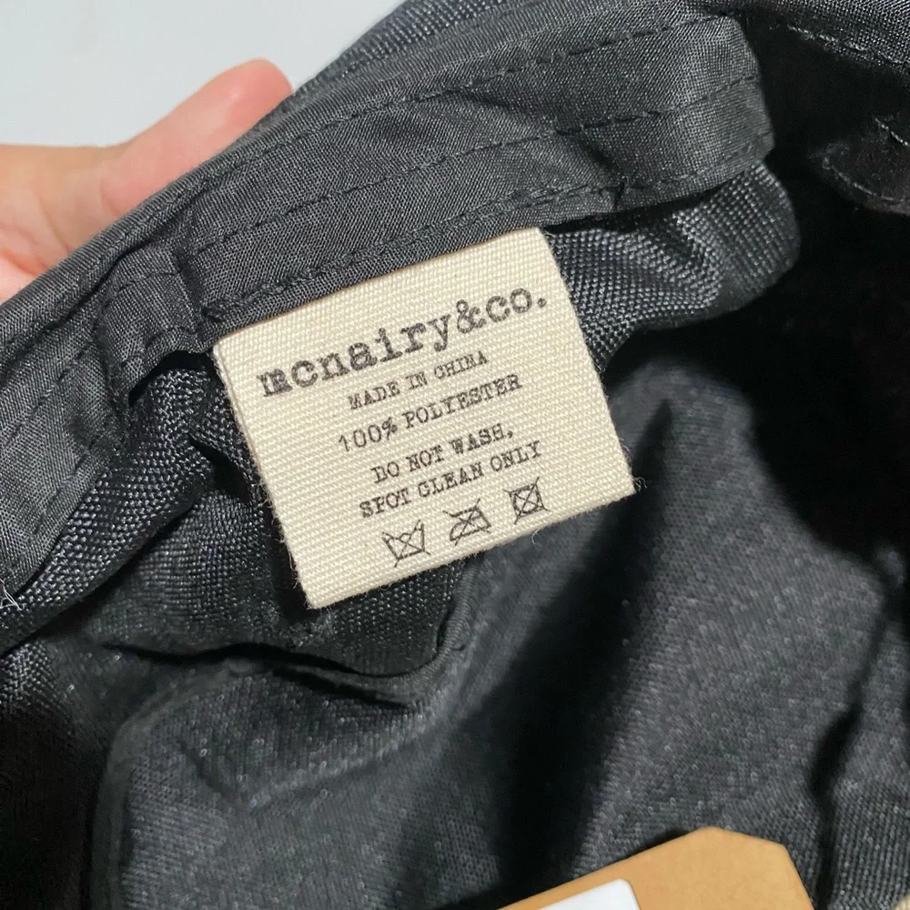 McNairy & Co.‎ Black Woody Daisy Fitted Bucket Hat Medium Nylon